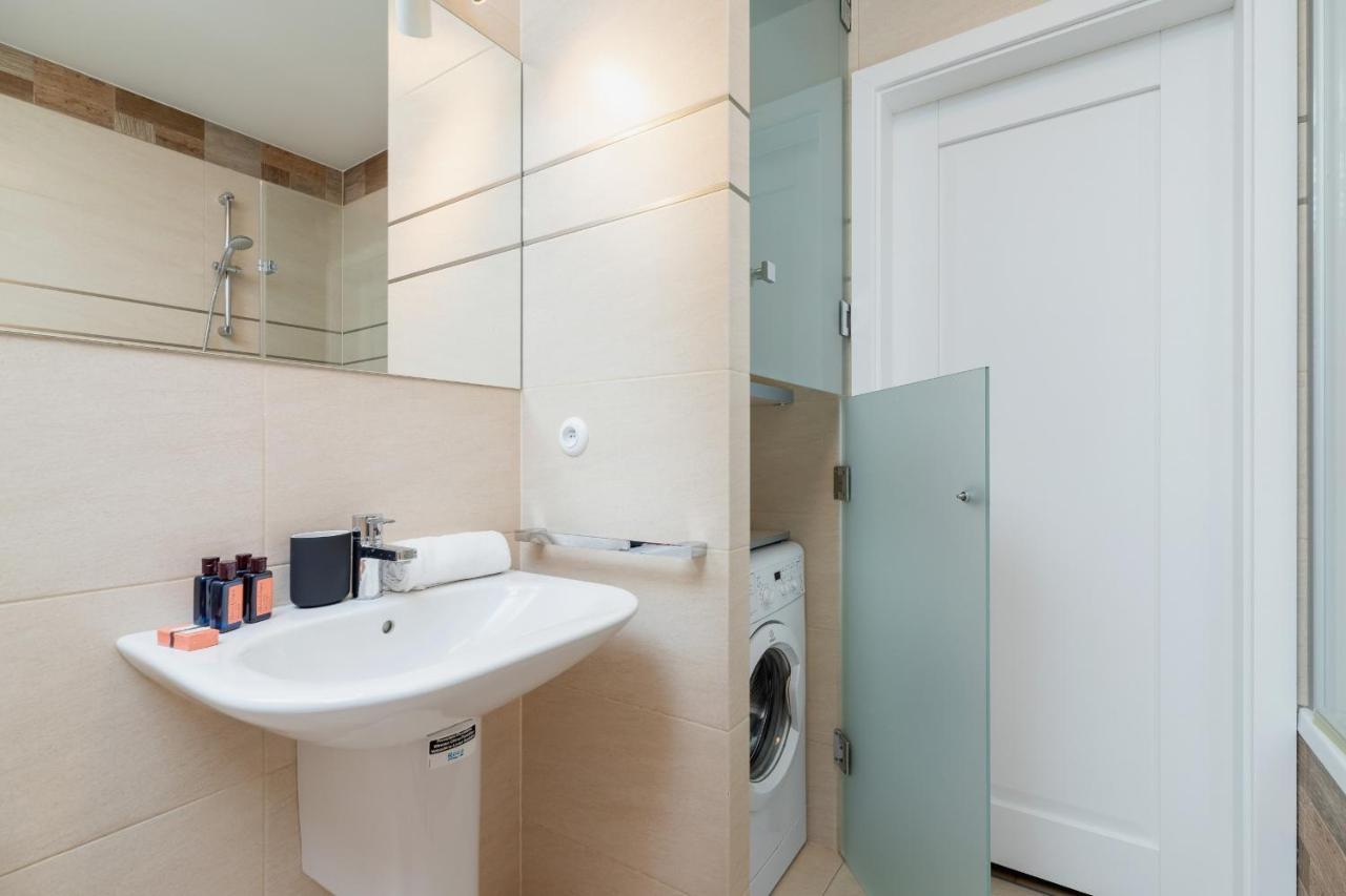 Politechnika Krakowska Apartment By Renters Prestige Екстериор снимка