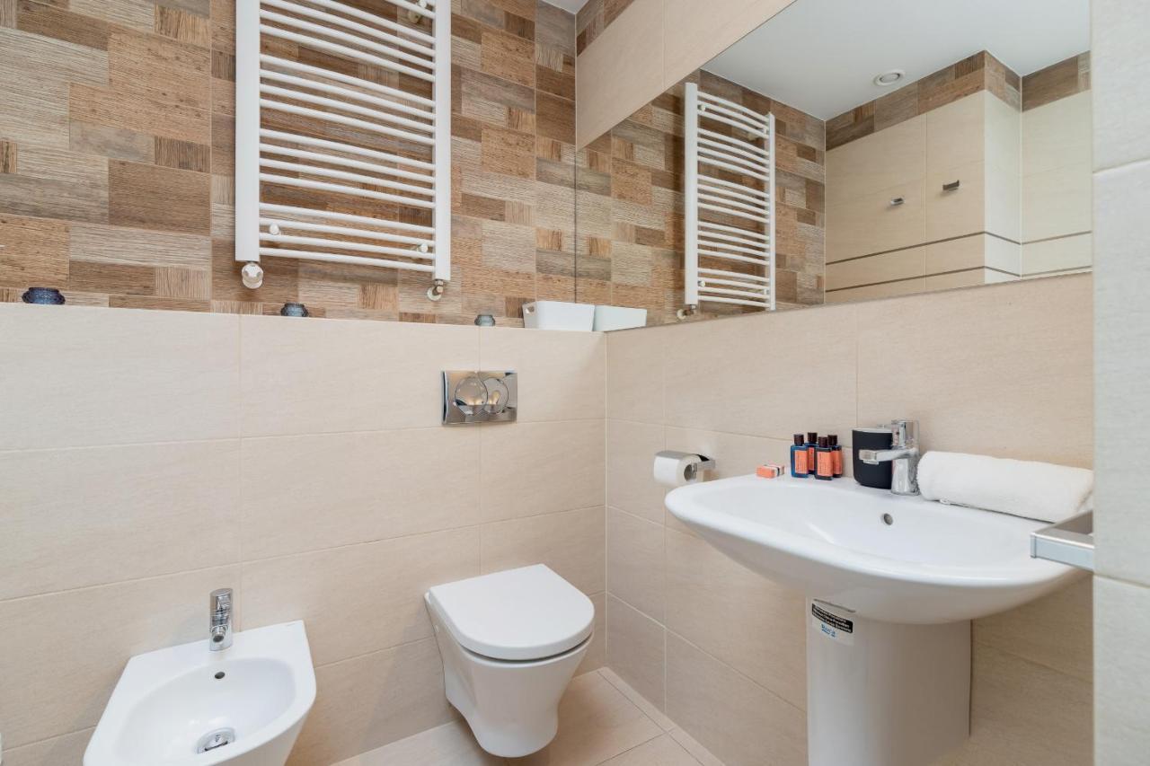 Politechnika Krakowska Apartment By Renters Prestige Екстериор снимка