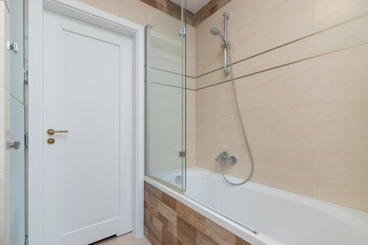 Politechnika Krakowska Apartment By Renters Prestige Екстериор снимка