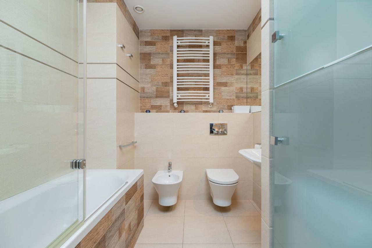 Politechnika Krakowska Apartment By Renters Prestige Екстериор снимка